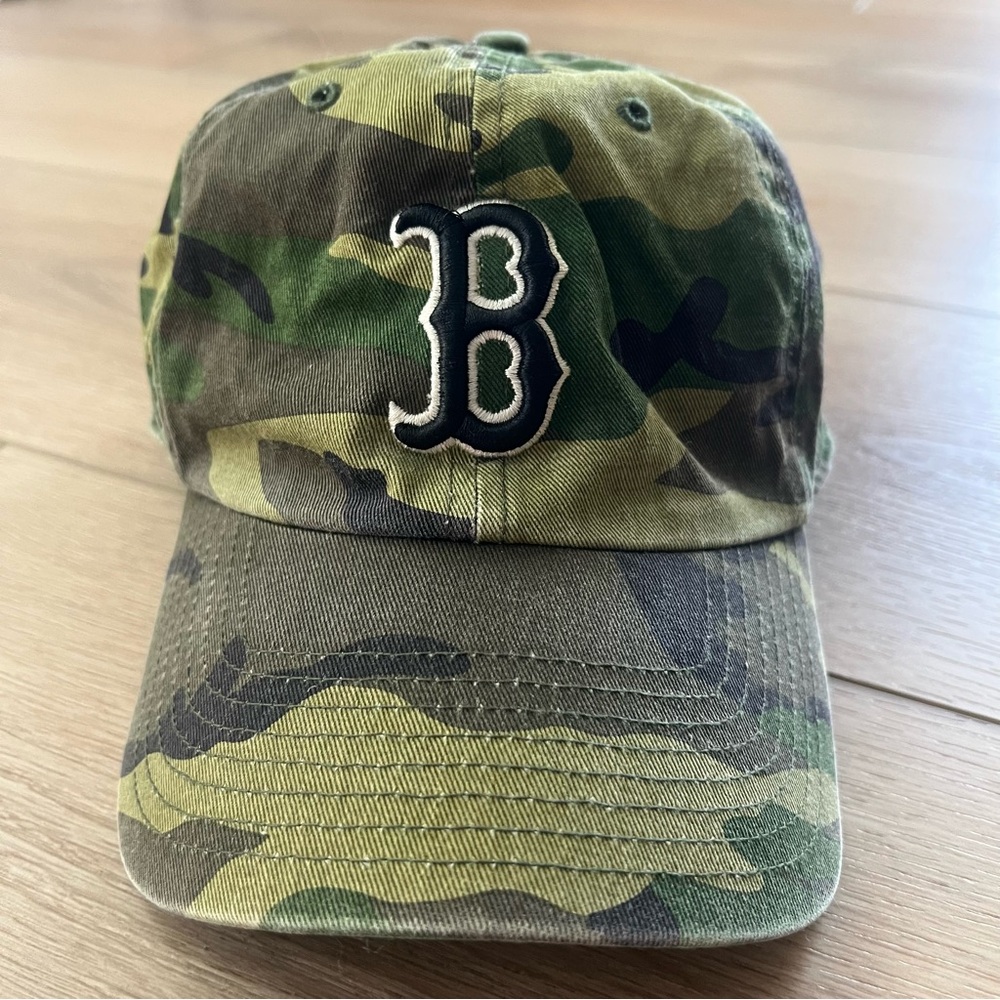 Camouflage Baseball Cap with B Logo (Boston Red Sox) black and green camouflage